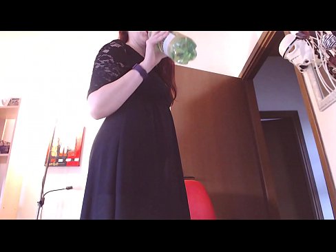 ❤️ Një skllav i nënshtruar që i pëlqejnë brekët e pista dhe të shijshme detyrohet të masturbojë pasi shikon këtë video! Pornografi cilësore në pornografi sq.kutjeporno.ru