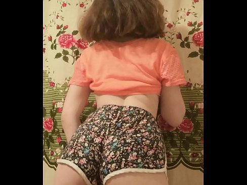 ❤️ Vogëlushja e re seksi duke zhveshur pantallonat e shkurtra në kamera Pornografi cilësore në pornografi sq.kutjeporno.ru
