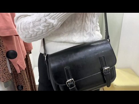 ❤️ Masturbim publik i kurvës së re FeralBerry me një dildo në dhomën e montimit Pornografi cilësore në pornografi sq.kutjeporno.ru